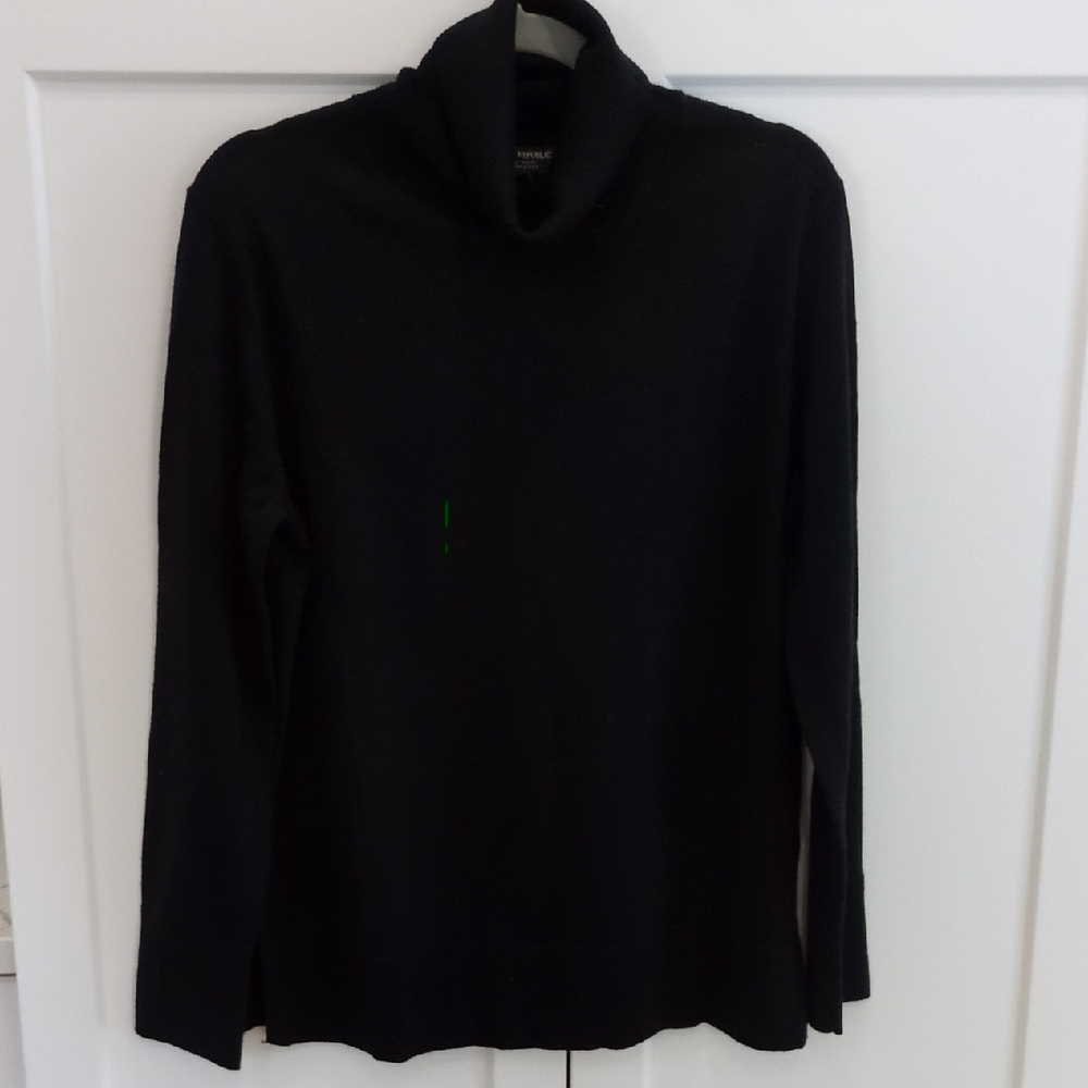 Banana Republic Merino Wool Sweater in Black